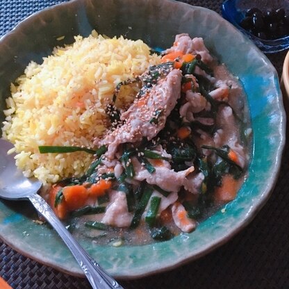 タイ米で。
簡単で栄養満点で、良いですね！